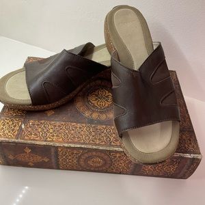 MERRELL Brown LeatherWedge Sandals Slides SUNDIAL FUDGE SIZE 9 LIKE NEW